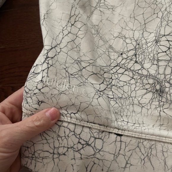 Lululemon pullover - Picture 5 of 5